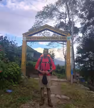 Just before to enter Makalu National Park in Seduwa (1).jpg