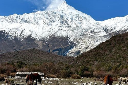 Best manaslu circuit side trips