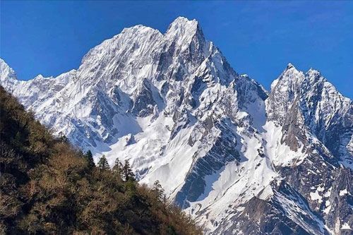 Manaslu Circuit Trek in Autumn